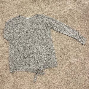 Grey BB Dakota long sleeved top!